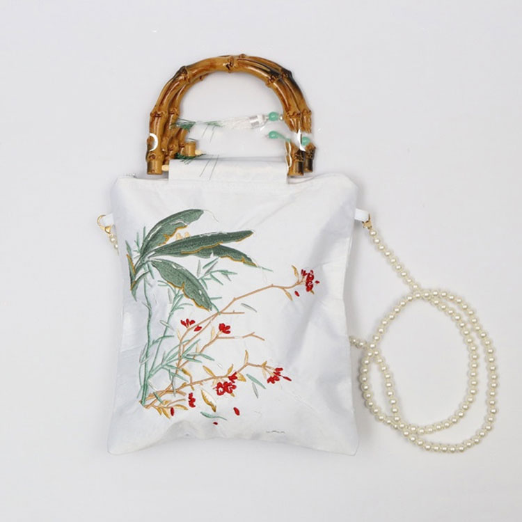 Како се бринути за античке сатенске торбе да продужи свој живот